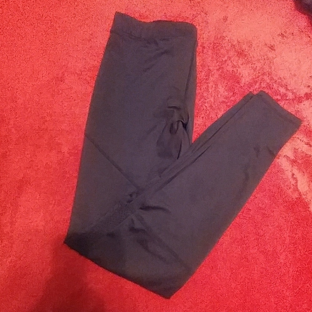 Hue Moto Mesh Active Leggings🔴 SOLD